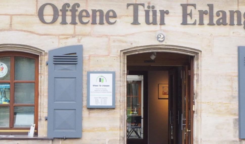 Slider im Kopf der Homepage der Offenen Tür Erlangen - Hausfront